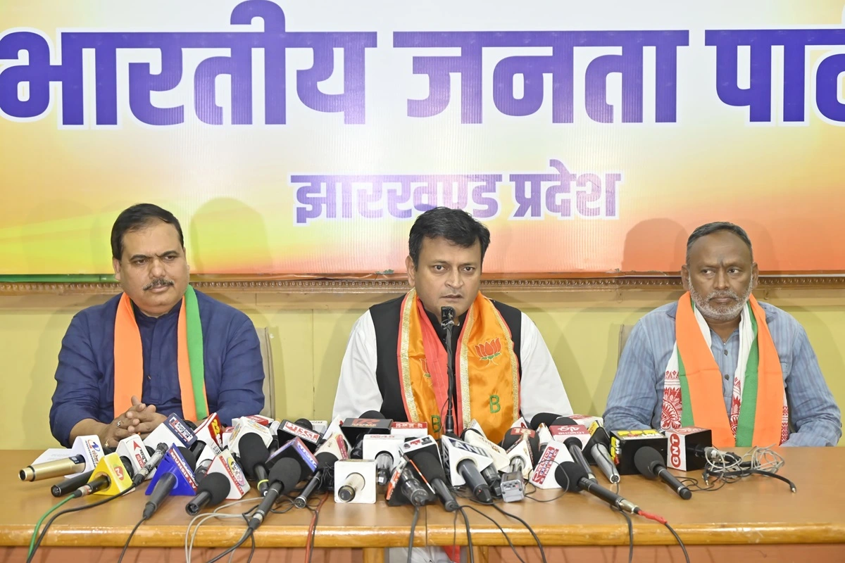 BJP Spokesperson Dr. Ajay Alok Affirms Commitment to Jharkhand and Chhattisgarh Development in Press Conference