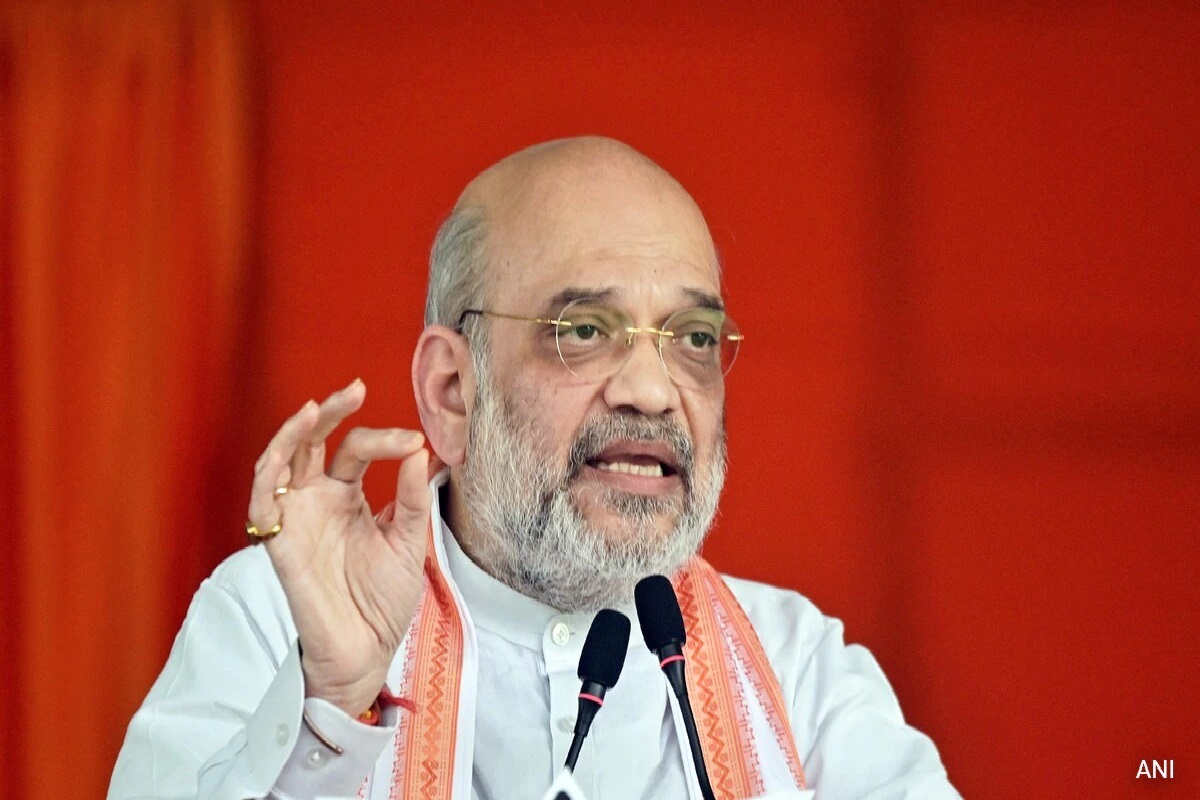 Congress Looted People Of the Country For Decades: Amit Shah