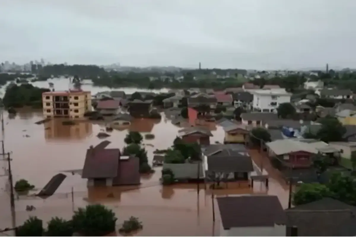 Brazil’s Deadly Storms Destroy 100,000 Homes, Take 100 Lives