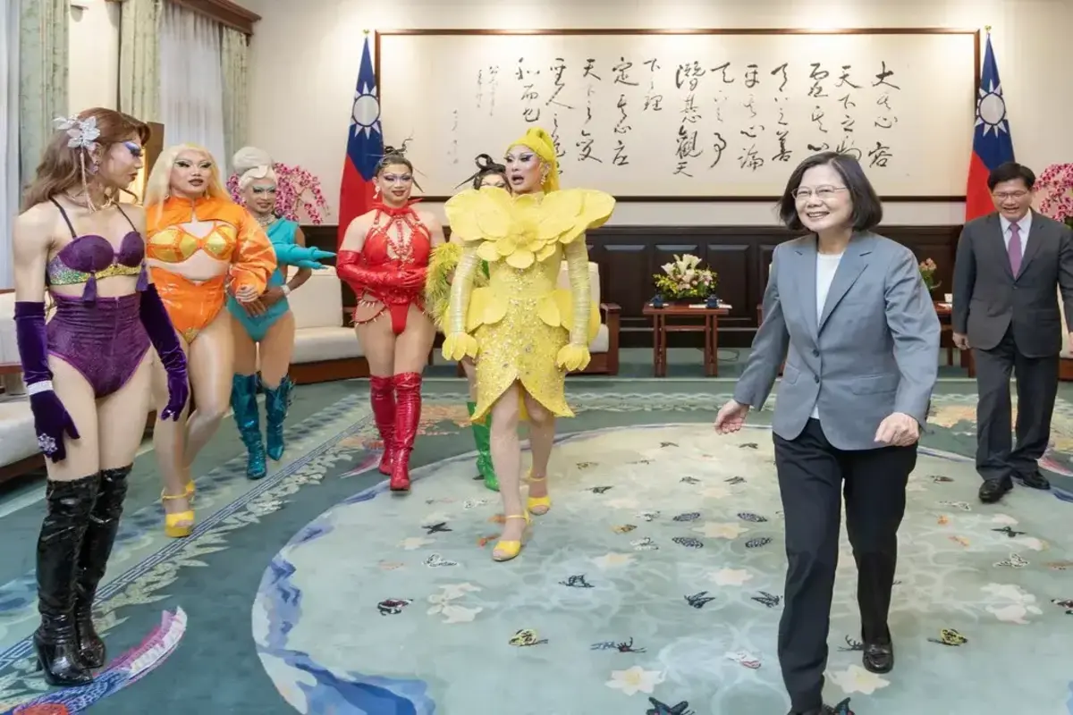 Taiwanese Drag Queen Bids President Tsai Ing-wen a Distinctive Farewell