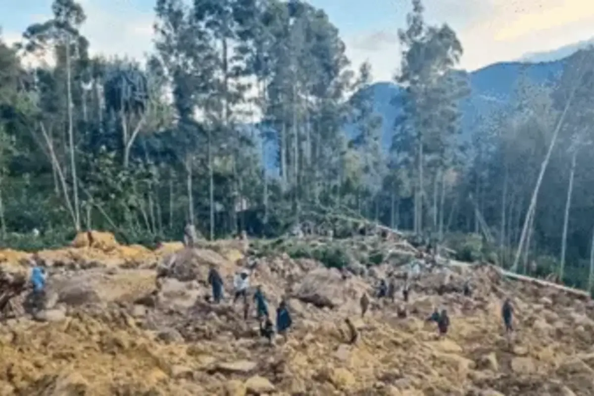 Papua New Guinea Landslide: 4 Dead And Over 300 Buried