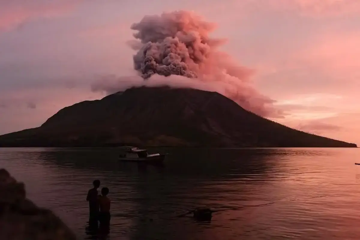 New Eruption On Indonesia’s Mount Ibu