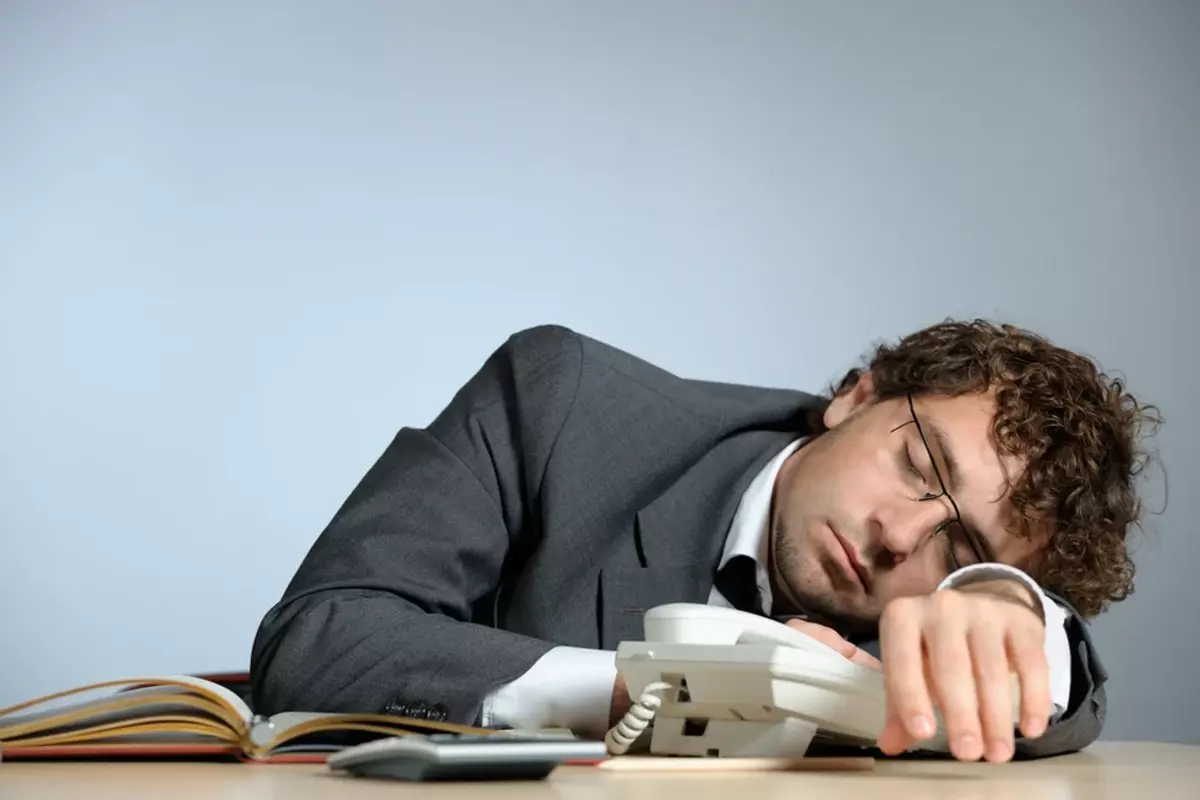 Ways To Overcome Laziness While Working In Office