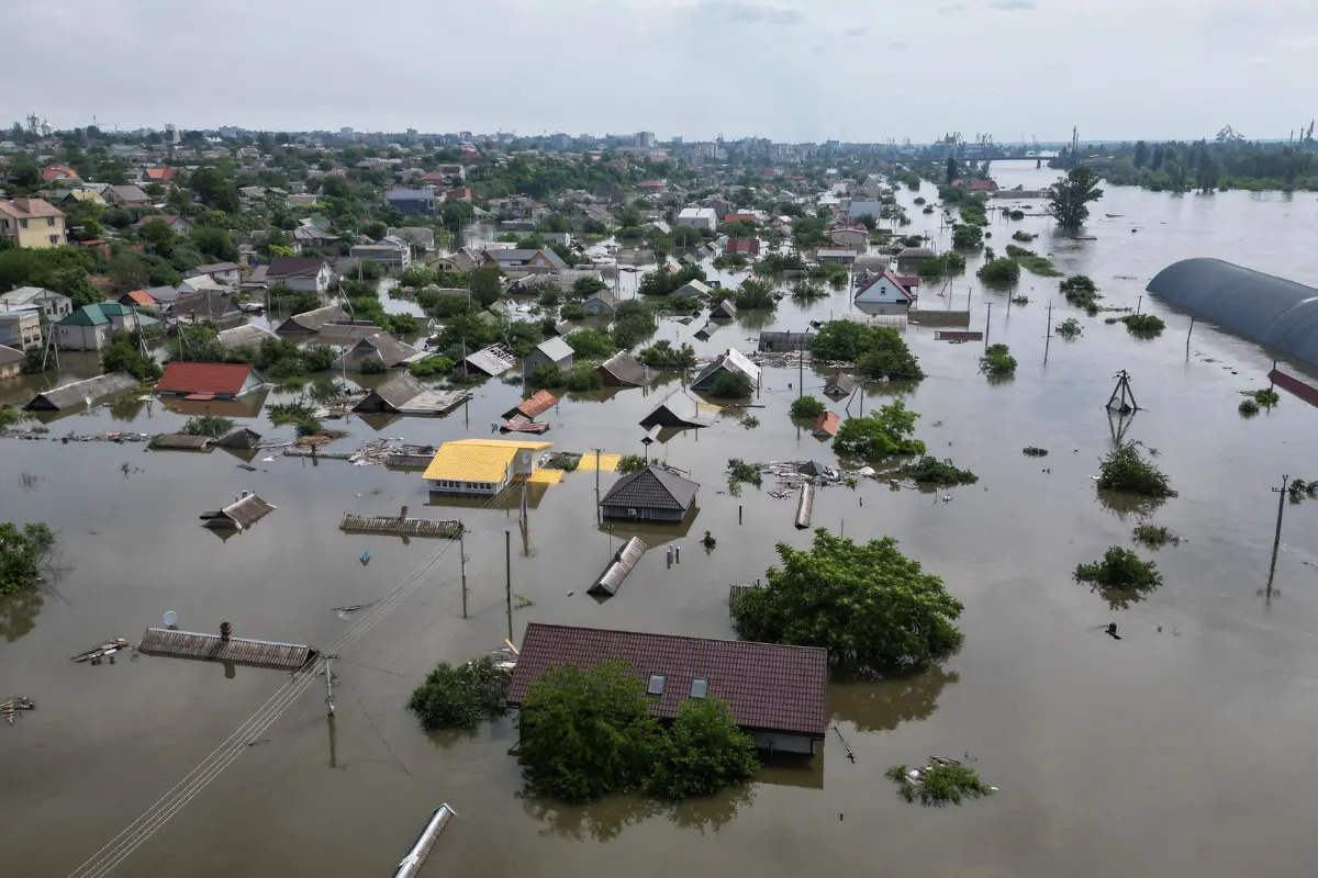 Dam Burst Causes Flooding In Chelyabinsk Region; 200 People Affected