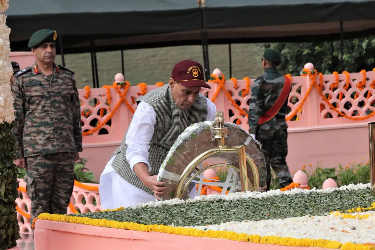 Defence Minister Rajnath Singh Honors Kargil War Heroes On 25th Anniversary