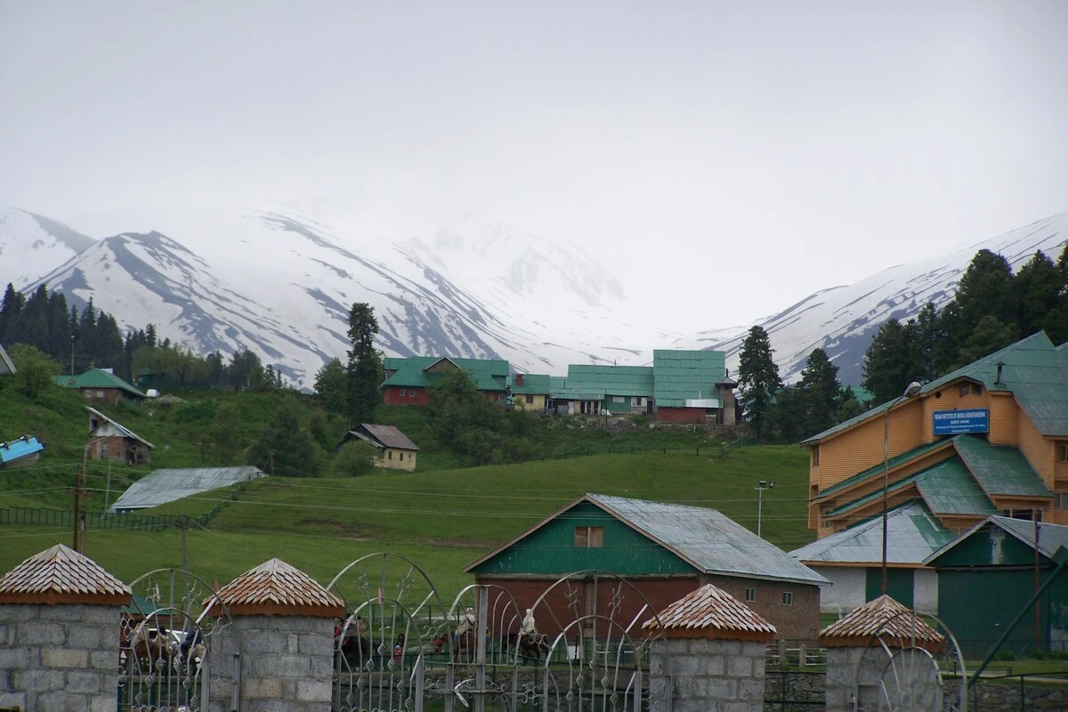 Gulmarg Development Authority ban tents