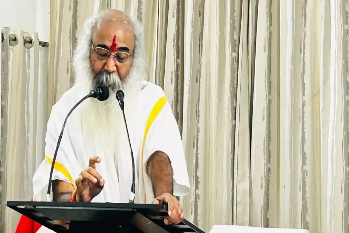 Acharya Pramod’s Controversial Tweet Criticizes Political Leaders Over Response To Bangladesh Atrocities