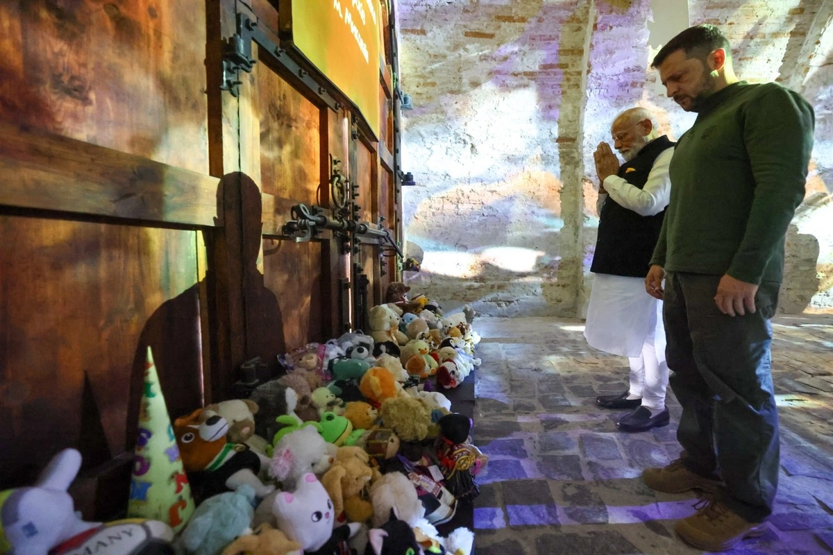 PM Modi And Ukrainian President Zelensky Honor Victims Of Conflict At Kyiv Museum