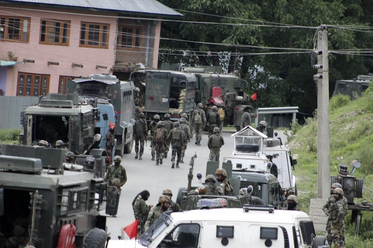 Jammu And Kashmir: Two soldiers Injured In Ongoing Anantnag Gunfight