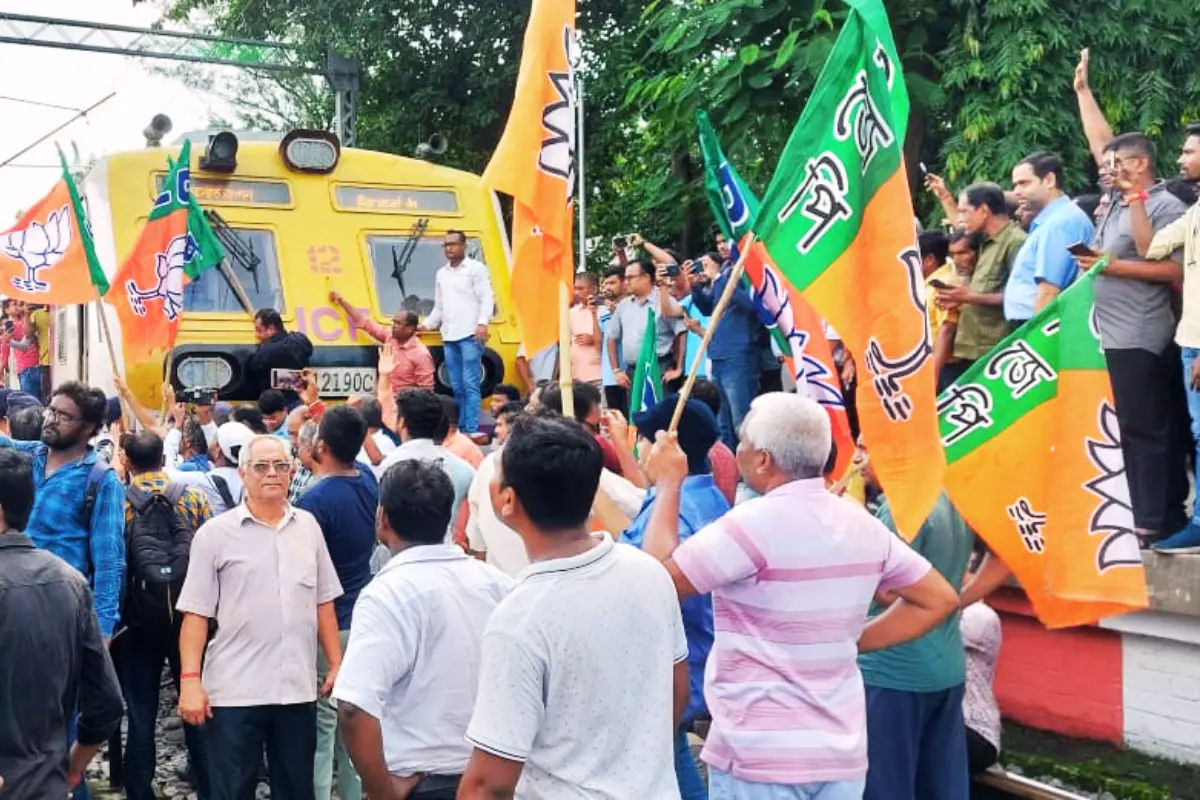 West Bengal Paralyzed By BJP’s 12-Hour Strike Amid Protests & Scuffles