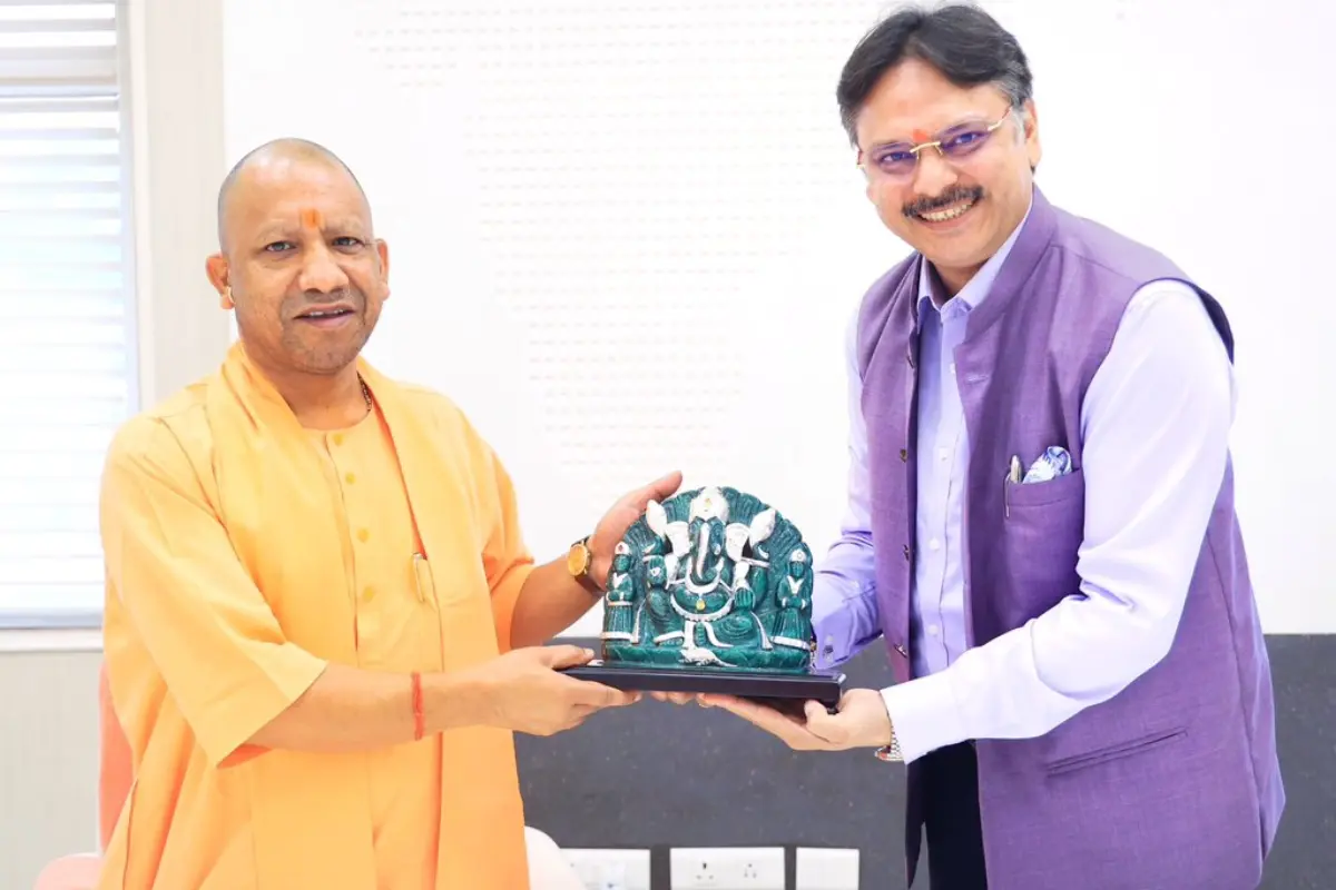 MLA Rajeshwar Singh Meets CM Yogi Adityanath; Discusses Development Issues In Sarojini Nagar