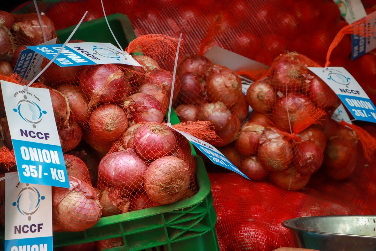 Government's Subsidized Onion Sale Drives Prices Down