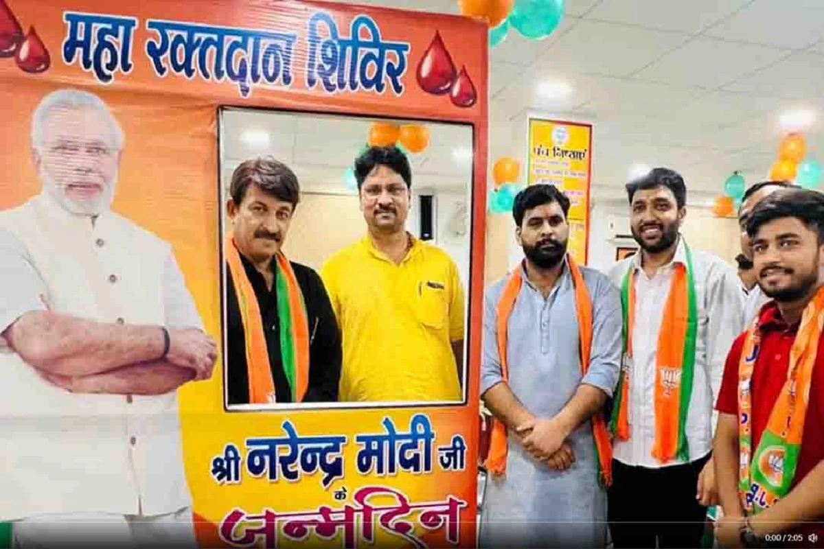 Blood Donation Camps Held In Delhi To Mark PM Modi’s Birthday; MP Manoj Tiwari Attends