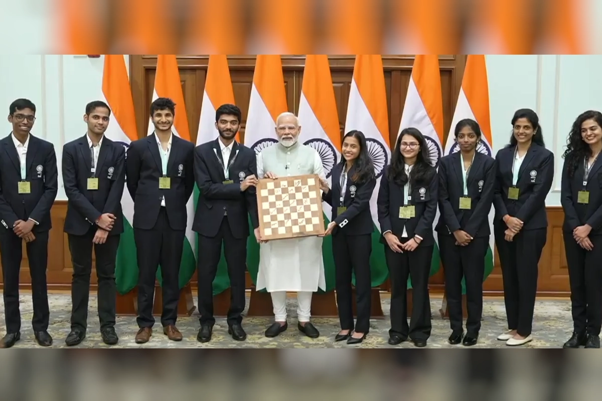 PM Modi Meets Indian Chess Olympiad Gold Medalists At His Residence