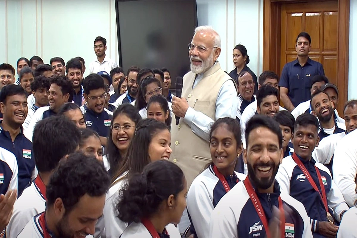 PM Modi Meets Indian Paralympic Heroes After Historic Medal Haul