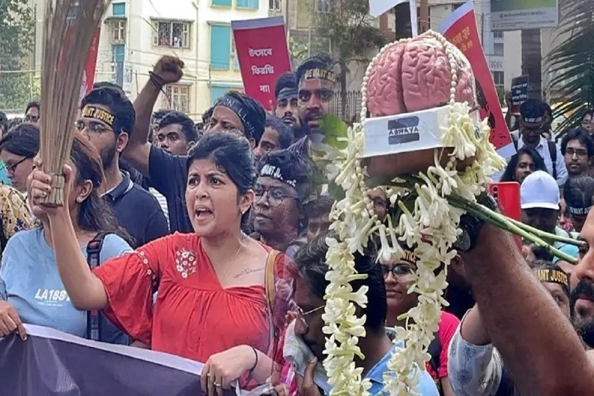 RG Kar Tragedy: Doctors March To Bengal Health Department HQ