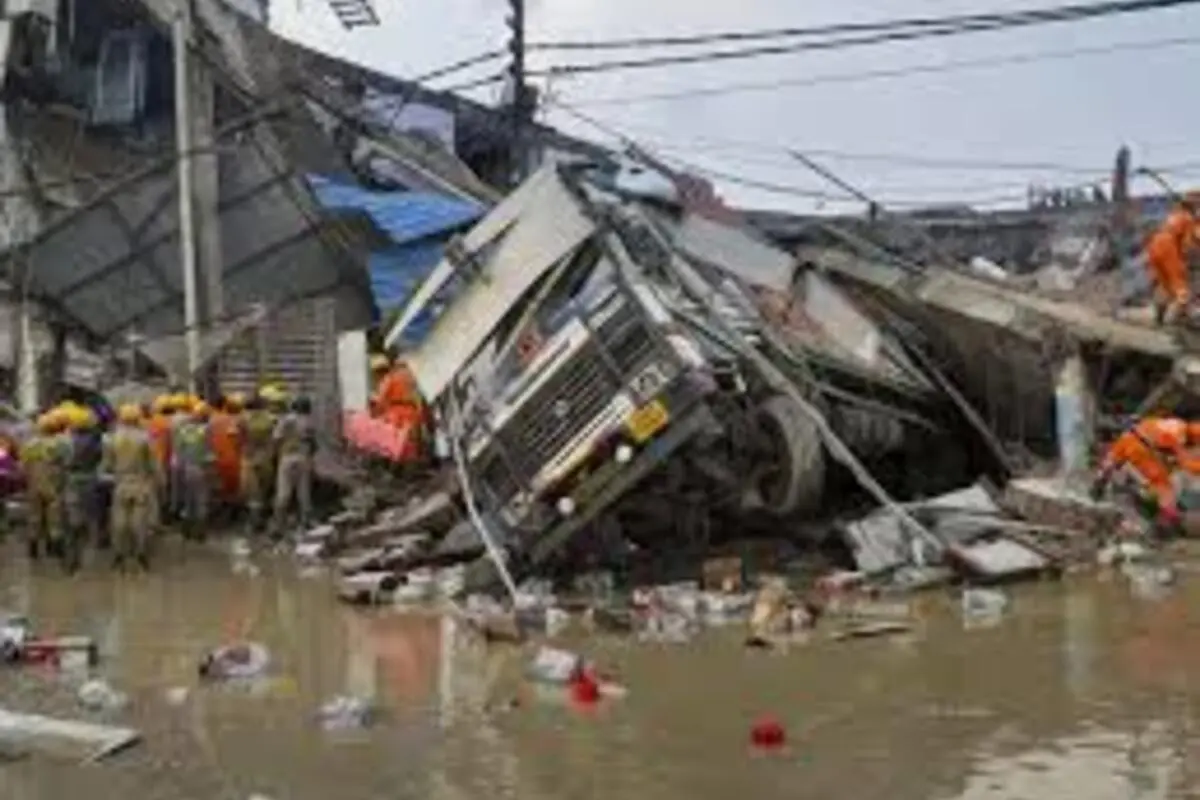 PM Modi Announces Rs 2 Lakh Aid For Families Of Lucknow Building Collapse Victims