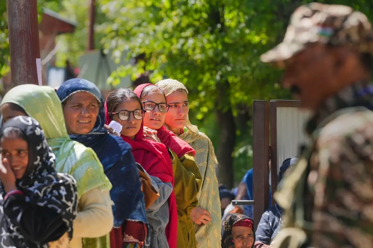 High Voter Enthusiasm Marks Final Phase Of J&K Elections With 11.6% Turnout In First Two Hours