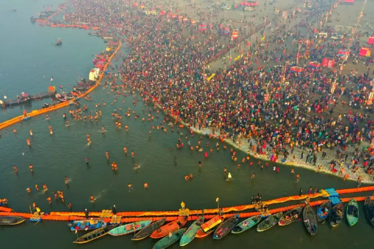 Maha Kumbh 2025: Shri Niranjani And Shri Taponidhi Anand Akharas Raise Spiritual Flags