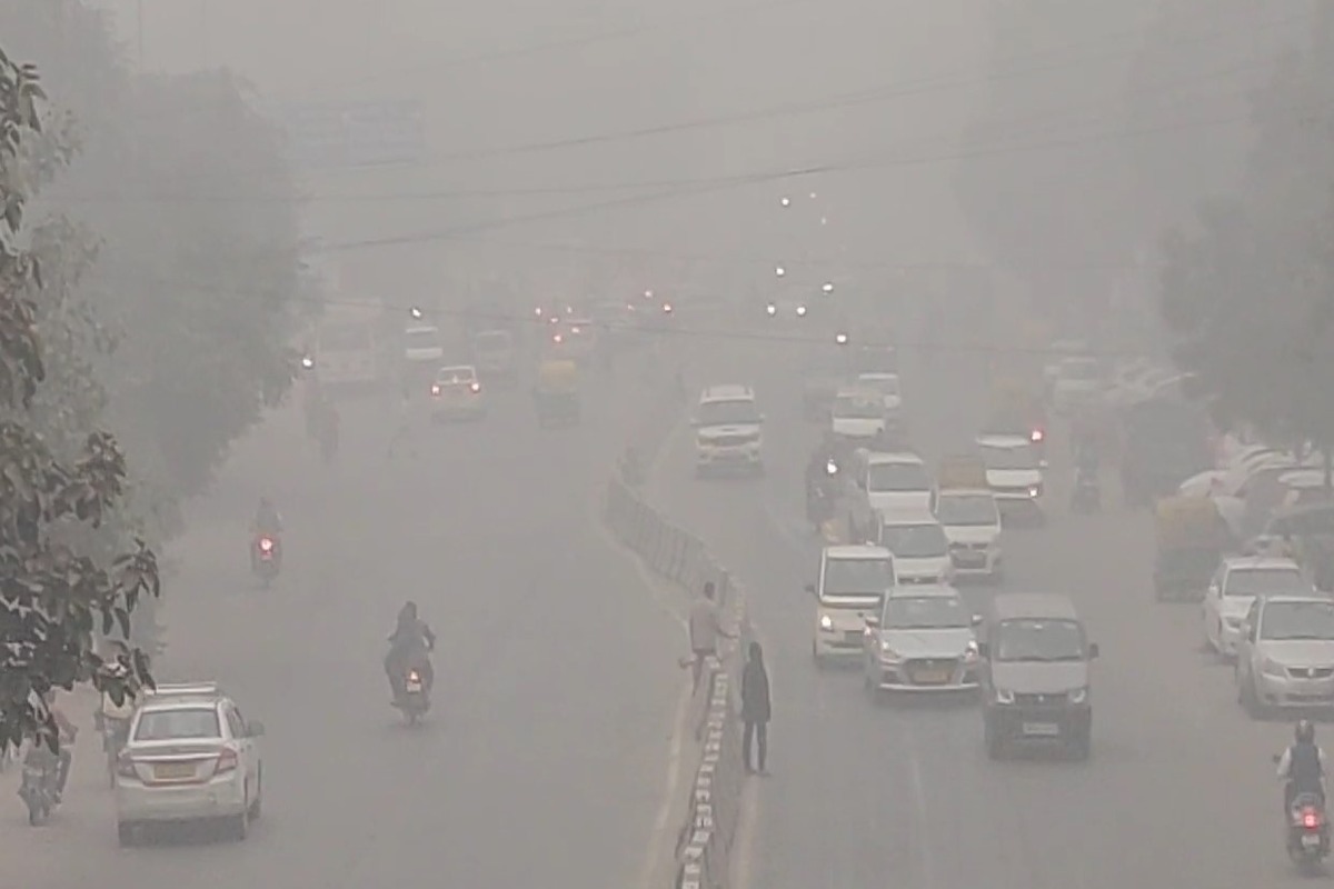 Thick Smog Engulfs Delhi-NCR, Air Quality Plunges