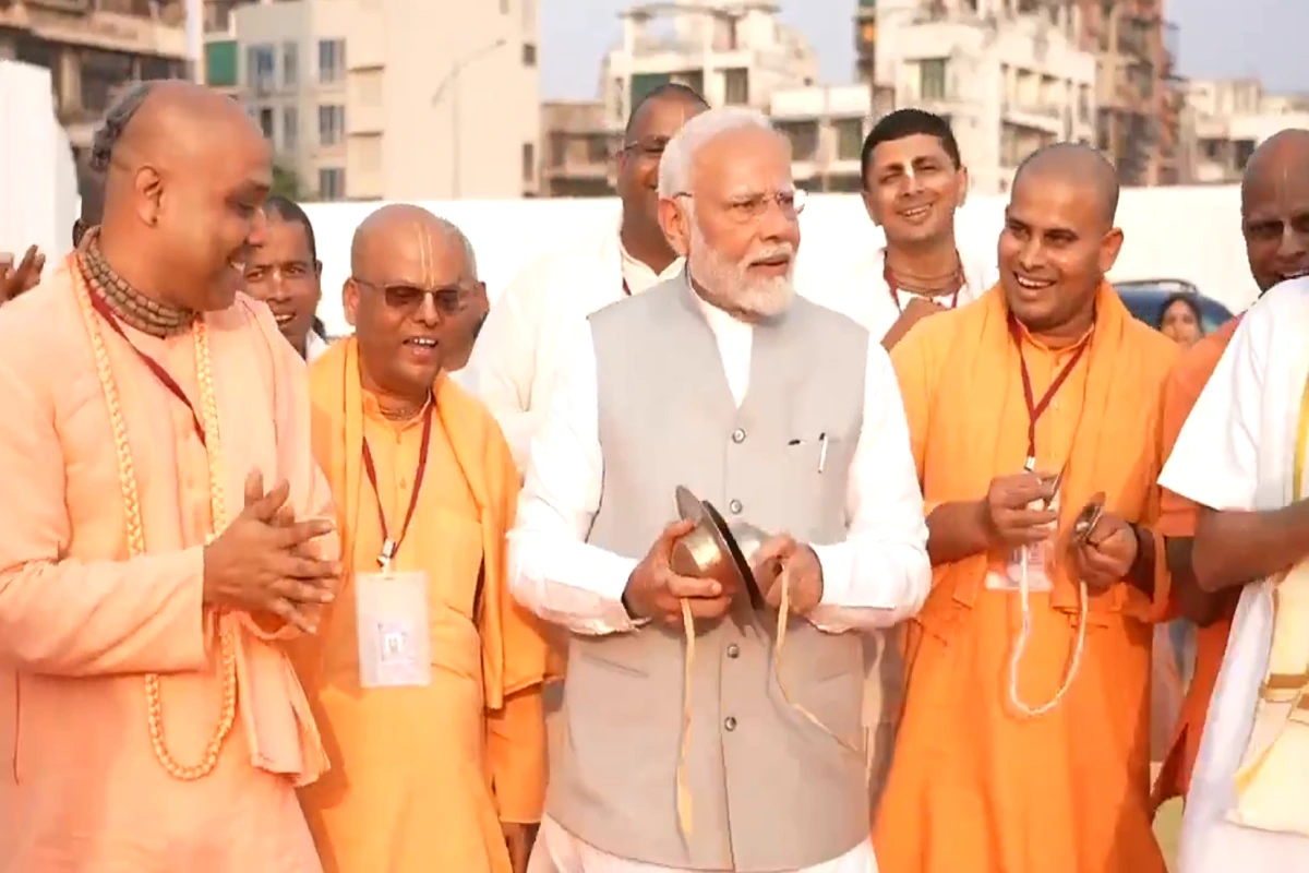 PM Modi Arrives Panvel, Maharashtra, Amidst Devotional Welcome