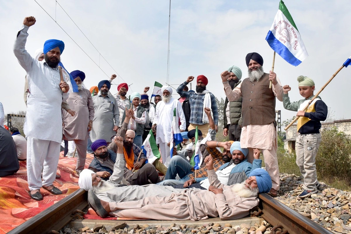 Farmers To Halt Trains In Punjab Over MSP Demands