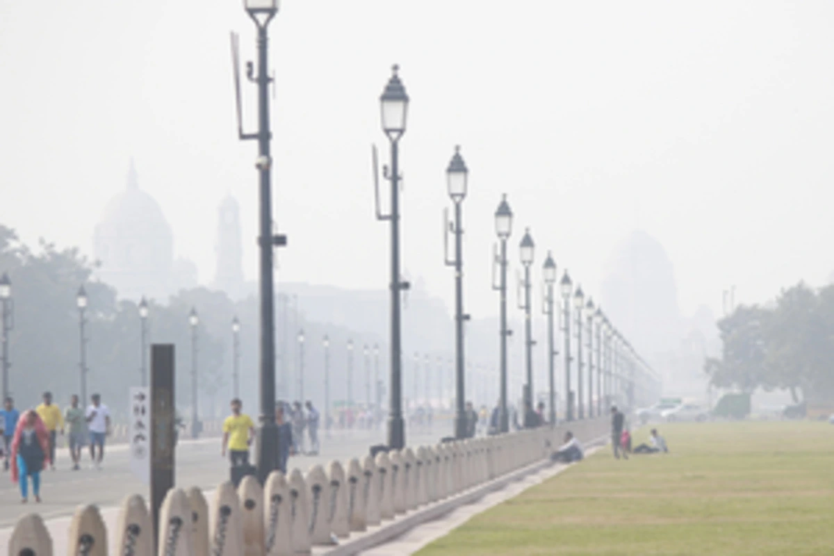 Dense Fog And ‘Very Poor’ Air Quality Persist In Delhi