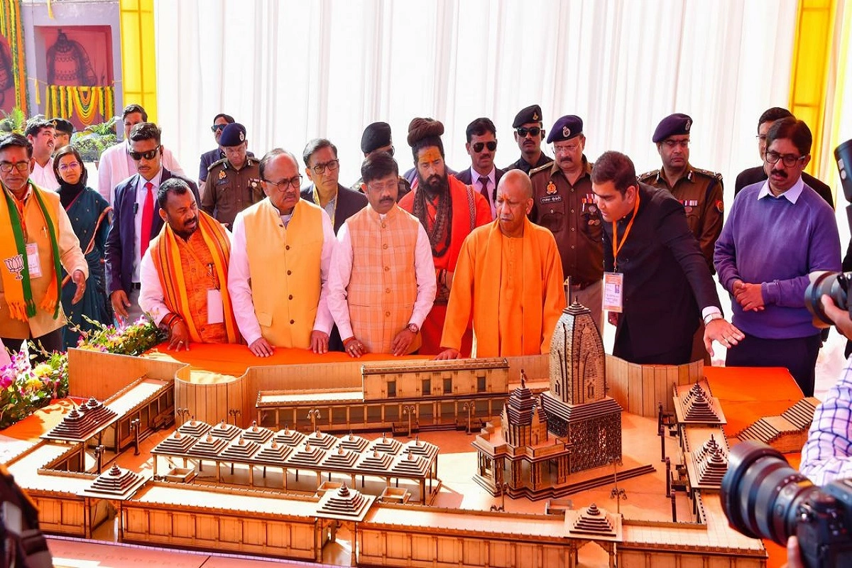 CM Yogi Reviews Mahakumbh Preparations Ahead Of PM Modi’s Visit