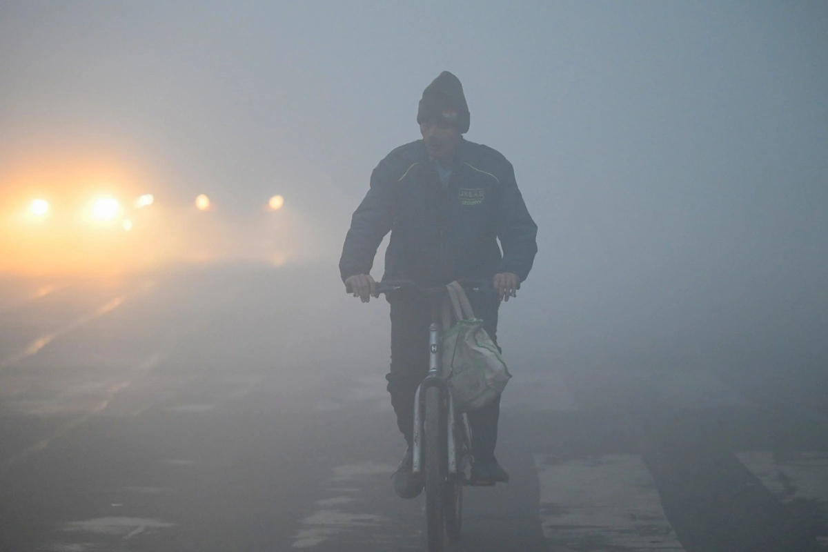 Delhi Sees Air Quality Improvement; Fog Disrupts Train Services