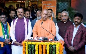 CM Yogi Adityanath Emphasizes Unity at Maha Kumbh: "Only with Unity Will the Country Remain United"

