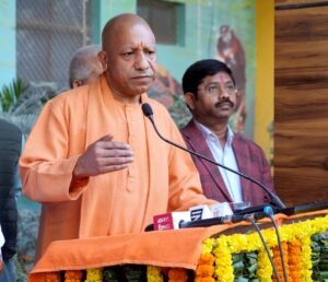 CM Yogi Adityanath Emphasizes Unity at Maha Kumbh: "Only with Unity Will the Country Remain United"

