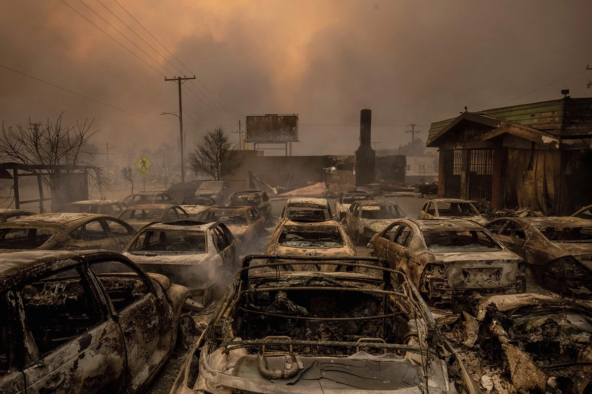 Wildfires In Los Angeles County Kill 5, Destroy Over 1,100 Buildings