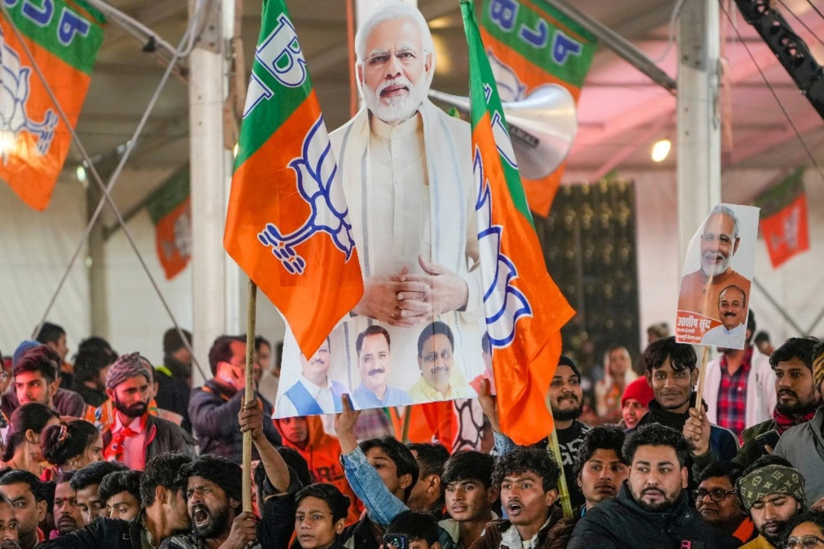 BJP’s ‘Sankalp Patra’ Promises Financial Aid, LPG Subsidy, And Atal Canteens For Delhi Voters