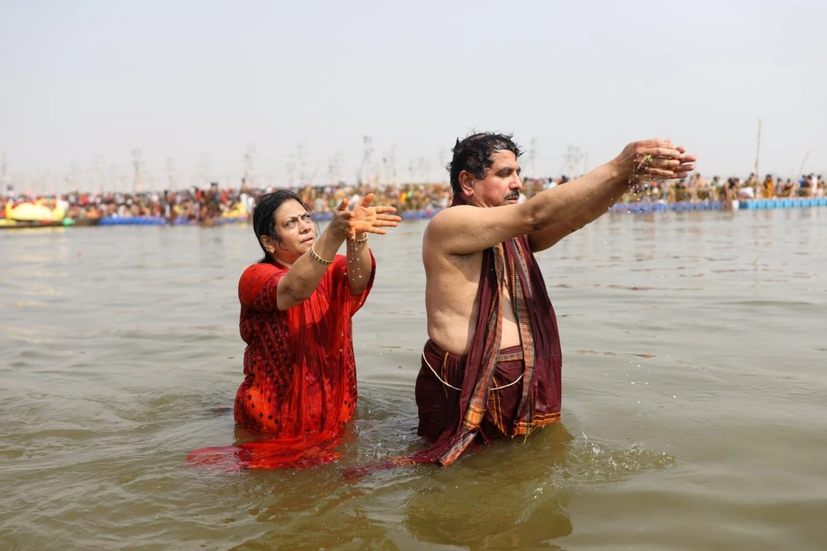 Pralhad Joshi Takes Sacred Dip At Sangam During Maha Kumbh