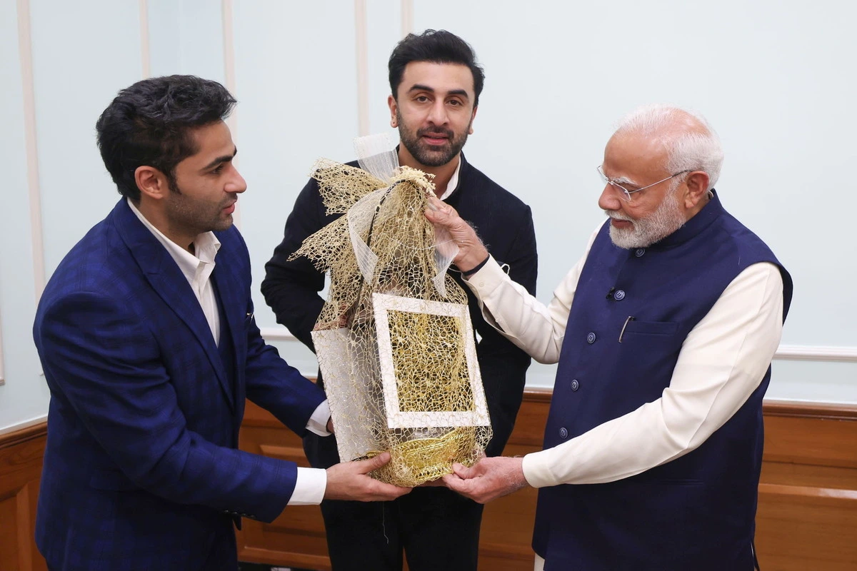 Raj Kapoor’s Iconic Lantern On Display At Pradhan Mantri Sangrahalaya