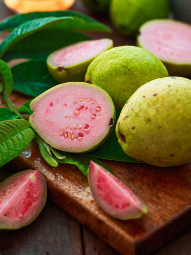 7 Benefits Of Consuming Guava Daily