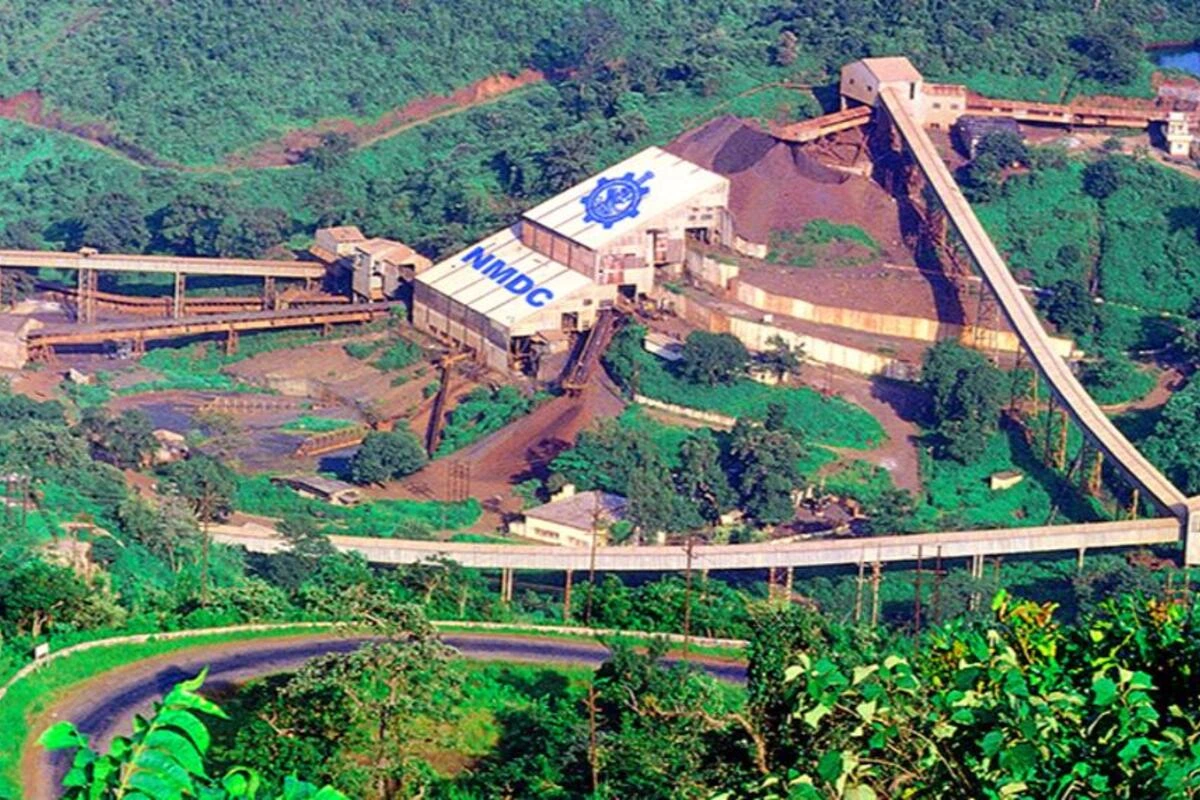 NMDC Reports Growth In Iron Ore Production And Sales In April