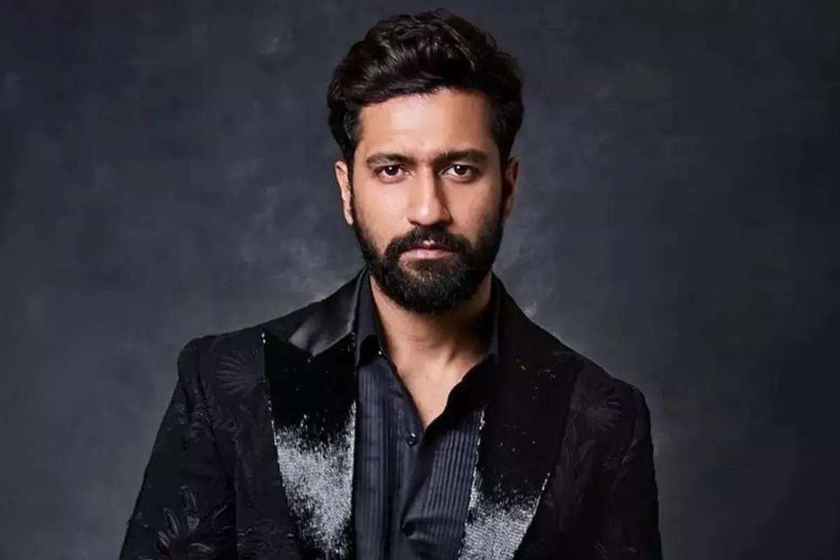 Vicky Kaushal Pays Tribute To Armed Forces