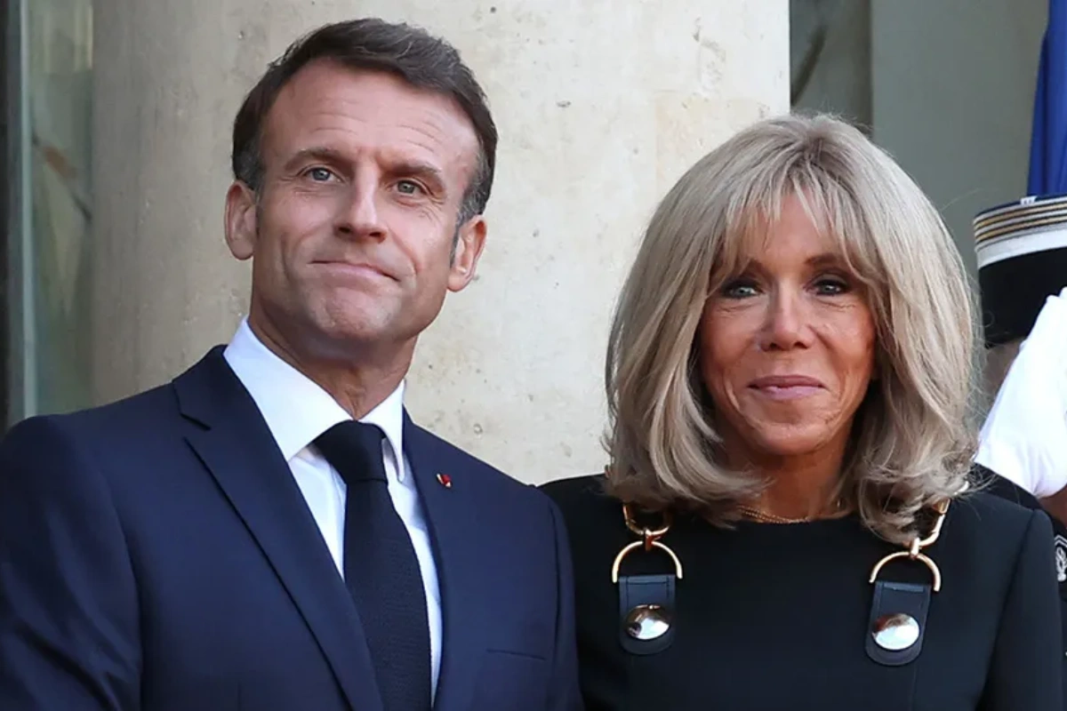 French President Macron Slapped By His Wife Brigitte On Plane? Viral Video Sparks Frenzy