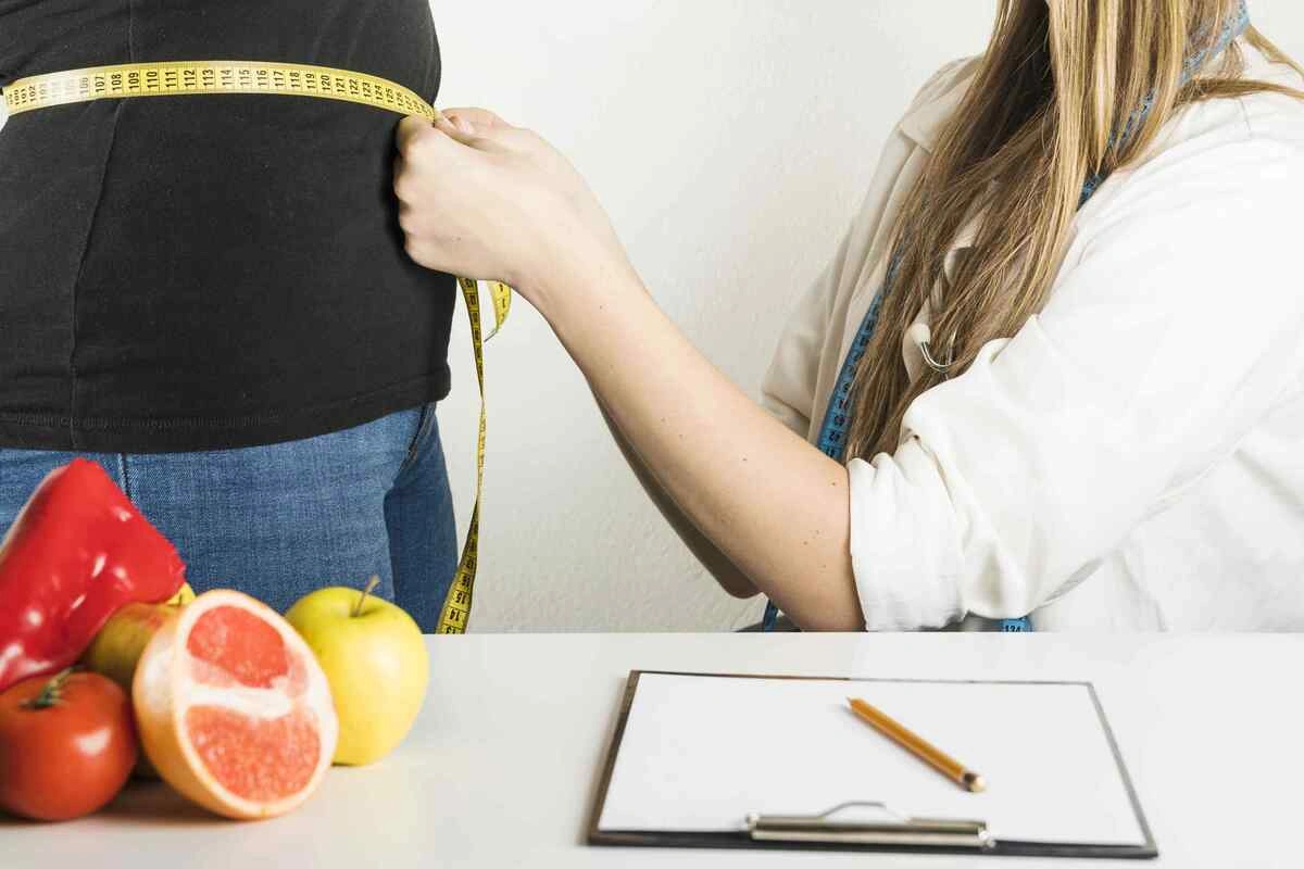 Fitness Coach Shares Top 10 Foods To Reduce Belly Fat