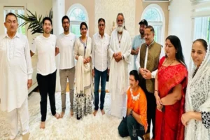 Ravi Chopra Hosts Geeta Satsang; Swami Starts US Tour