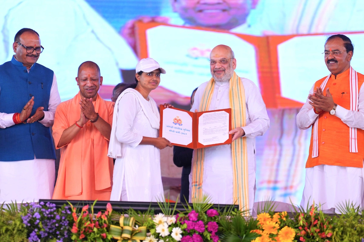 Shah, Yogi Distribute Appointment Letters To 60,244 UP Police Recruits, Including 12,000 Women
