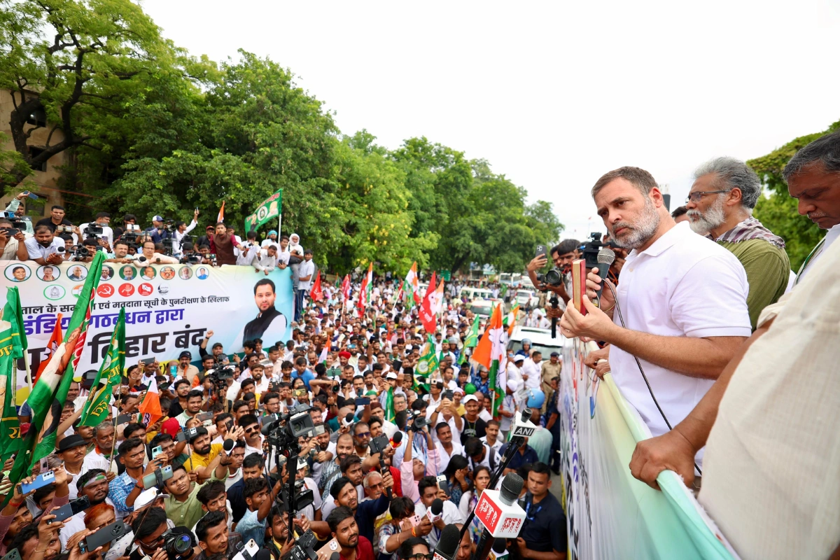 Rahul Gandhi Alleges Centre Replicating ‘Maharashtra Model’ To Steal Bihar Polls