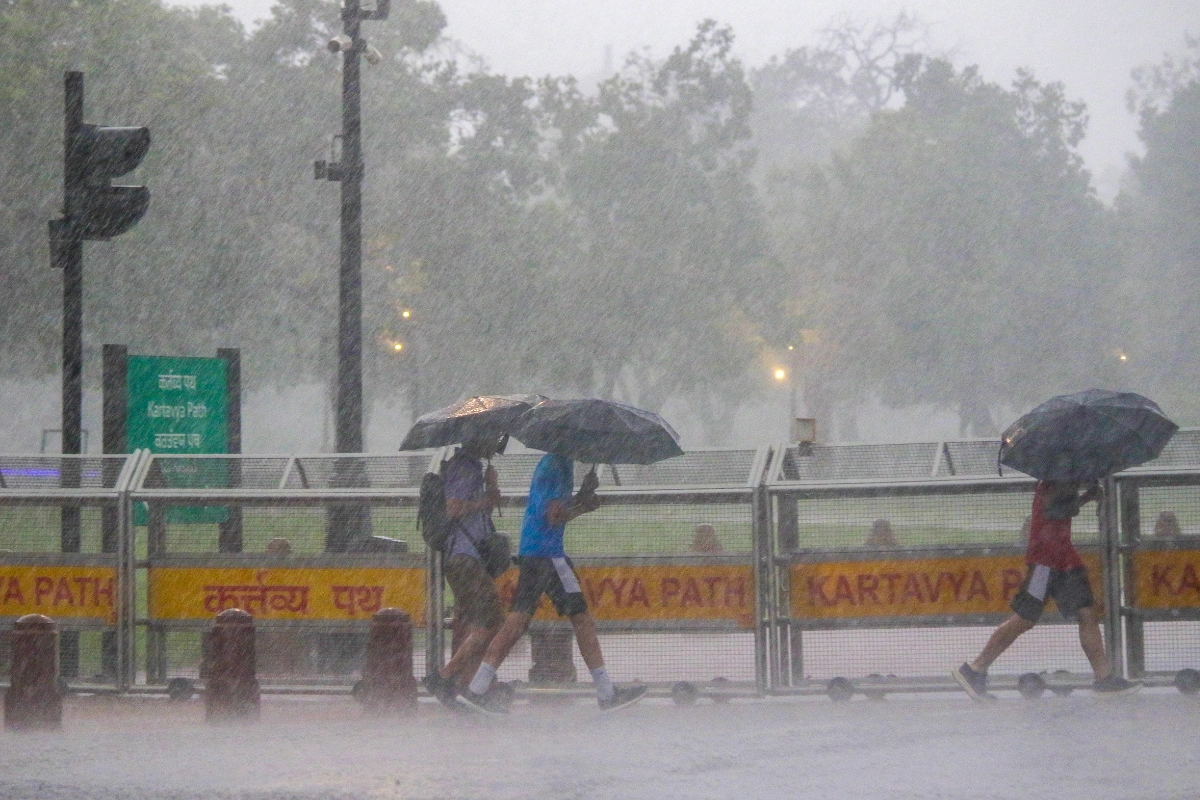 Sudden Downpour Hits Delhi-NCR; Triggers Flooding & Traffic Disruptions