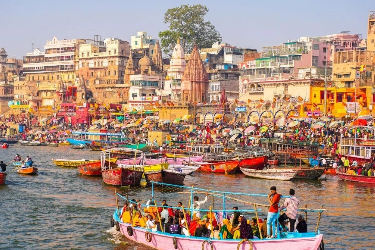 Sawan Begins: Devotees Flock To Kashi & Haridwar In Grand Spiritual Display