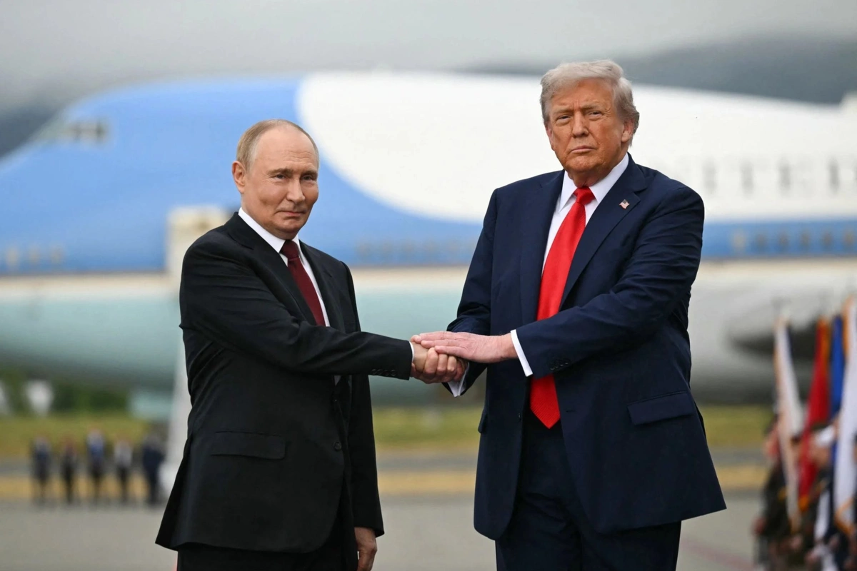 Trump & Putin Hold Talks; Plan Trilateral Meeting With Zelensky To Push Ukraine Peace Efforts