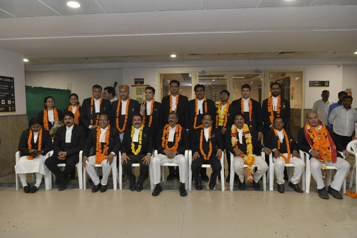Newly Elected Executive Committee Of High Court Bar Association Takes Charge In Prayagraj