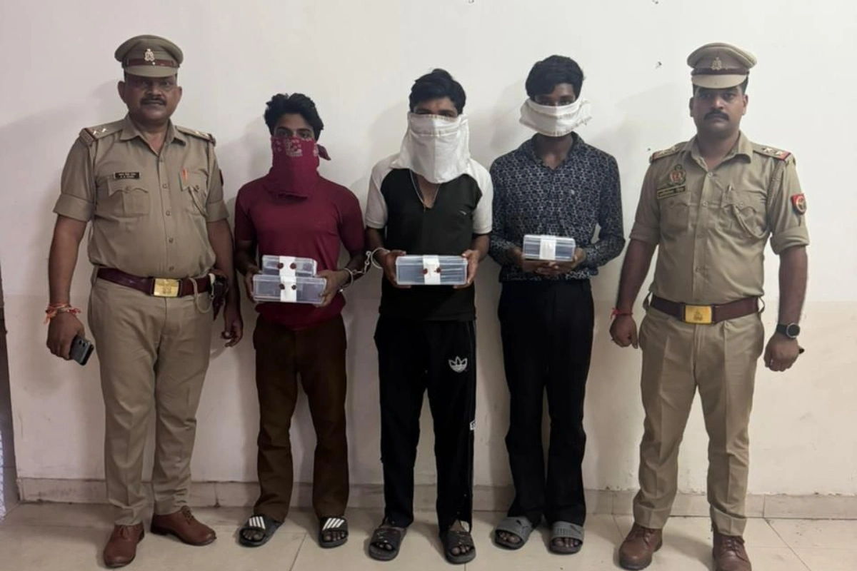 Noida Police Arrest Three For Mobile Phone & Vehicle Theft; 13 Phones And Motorcycle Recovered