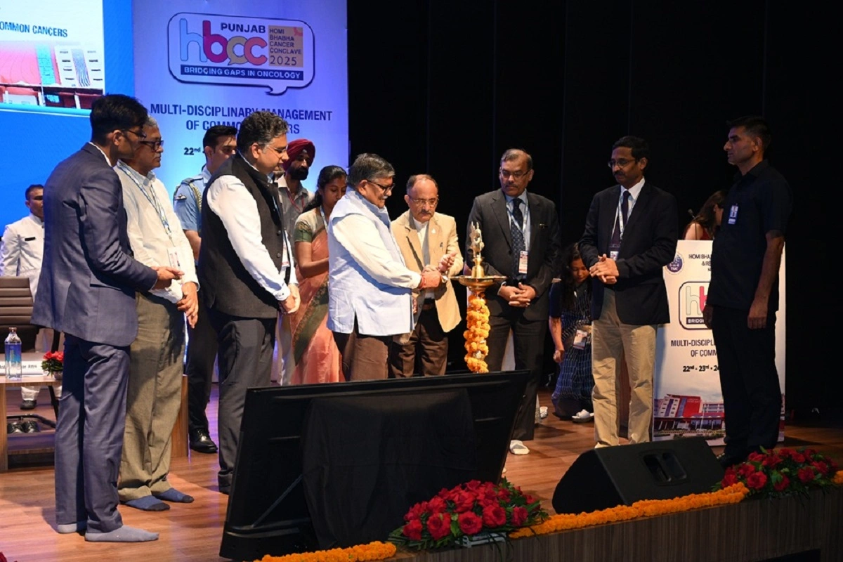 Punjab Governor Inaugurates Robotic Cancer Surgery Facility At HBCH&RC