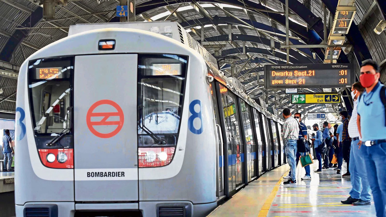 Noise Of Mobile Videos In Delhi Metro: Passengers’ Comfortable Ride In Trouble